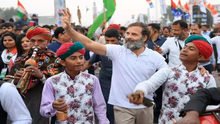 आज का लव राशिफल 14 मार्च 2025: होली पर किस राशि को मिलेगा प्यार?