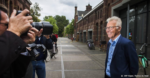 20 Jaar Na Afscheid: Jiskefet Ontvangt Ere Zilveren Nipkowschijf 20 Jaar Na Afscheid: Jiskefet Ontvangt Ere Zilveren Nipkowschijf