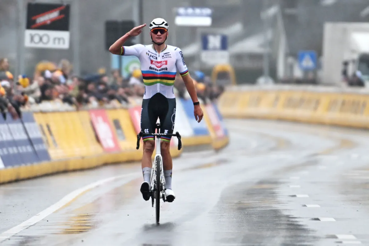 £300 Fine For Spectator Who Spat At Mathieu Van Der Poel During E3 Saxo Classic £300 Fine For Spectator Who Spat At Mathieu Van Der Poel During E3 Saxo Classic