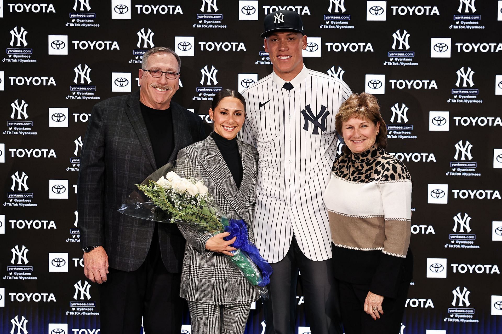 Aaron Judge's Push-Ups: Deciphering The 2025 On-Field Message Aaron Judge's Push-Ups: Deciphering The 2025 On-Field Message
