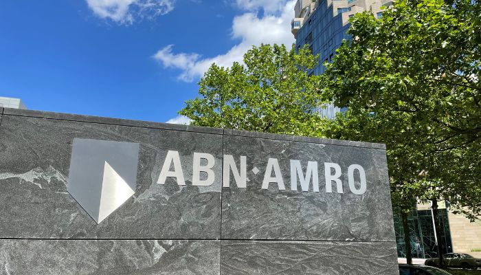 ABN AMRO: Sterke Kwartaalcijfers Stuwen Aandelenkoers Omhoog ABN AMRO: Sterke Kwartaalcijfers Stuwen Aandelenkoers Omhoog