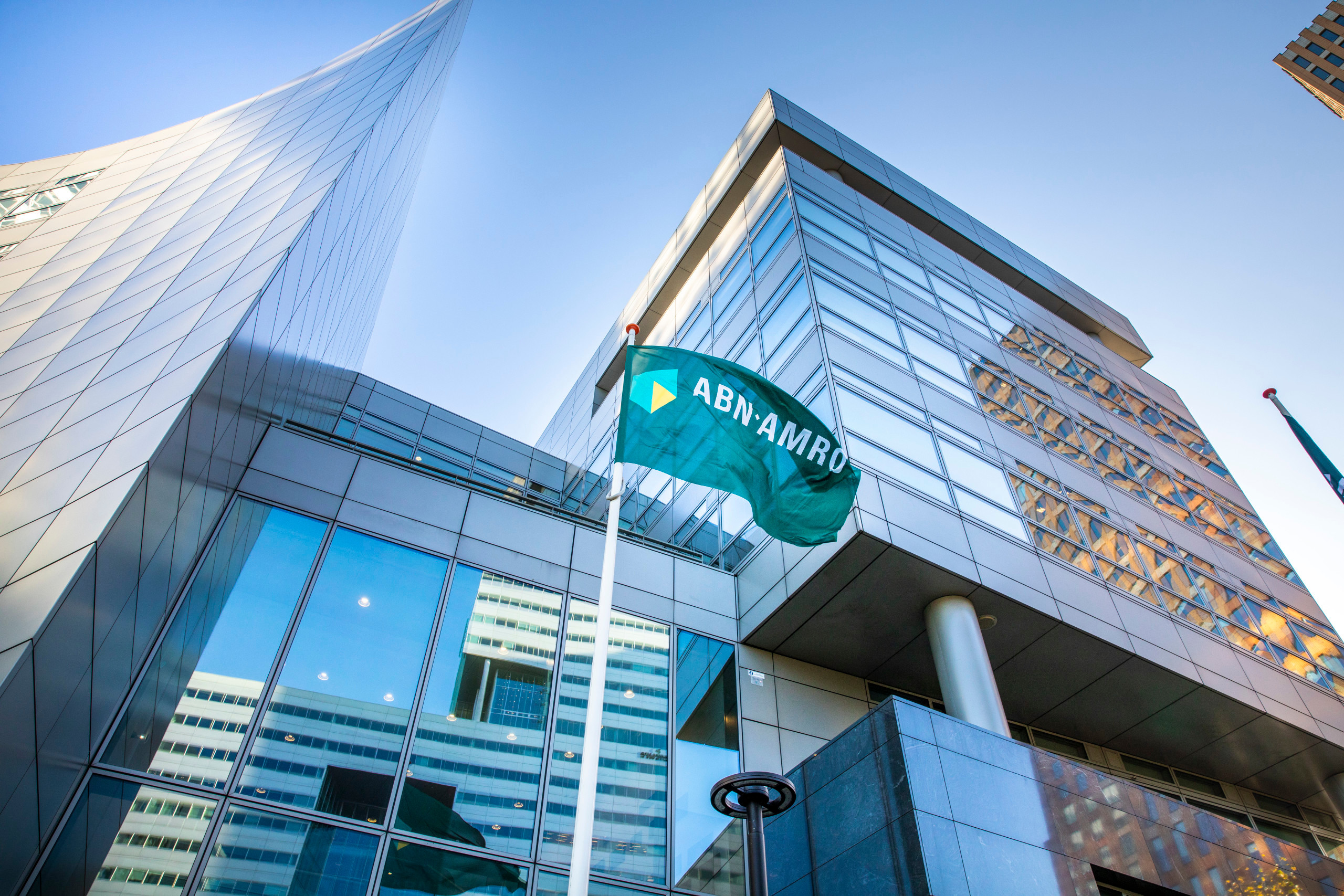 ABN Amro Wijst Op Risico's: Voedingsbedrijven Overmatig Afhankelijk Van Goedkope Arbeidsmigranten ABN Amro Wijst Op Risico's: Voedingsbedrijven Overmatig Afhankelijk Van Goedkope Arbeidsmigranten
