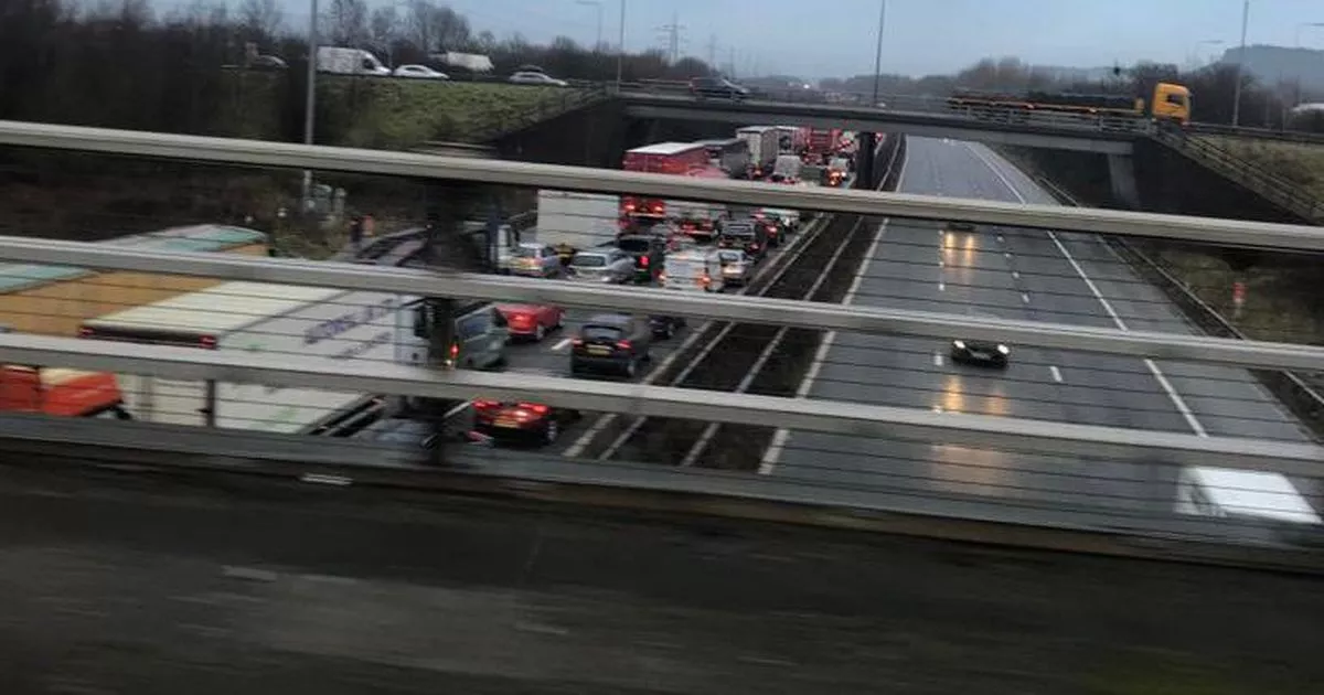 Accident On M56 Causes Long Delays For Drivers In Cheshire And Deeside Accident On M56 Causes Long Delays For Drivers In Cheshire And Deeside