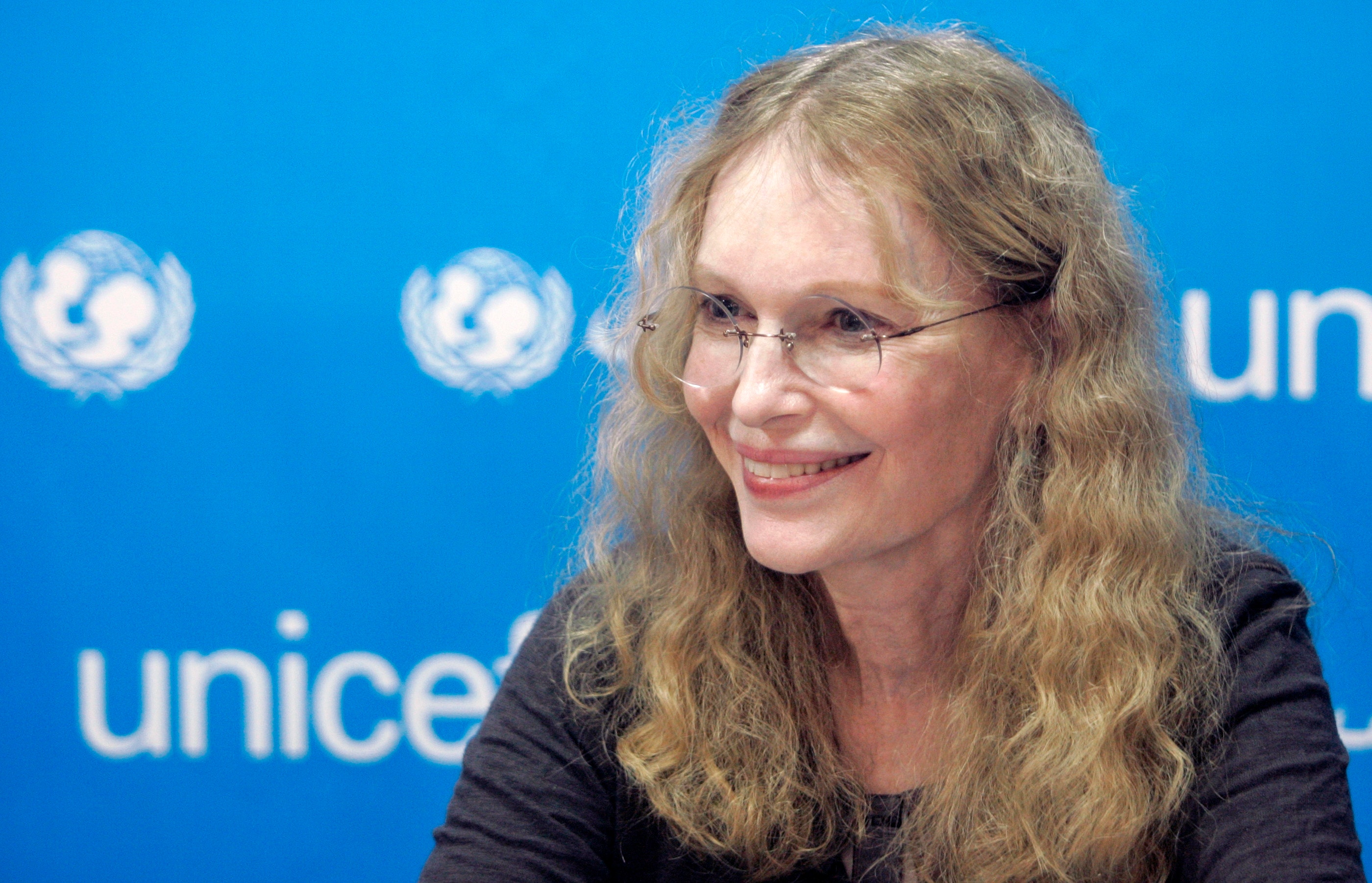 Actress Mia Farrow Seeks Trump's Imprisonment Following Venezuelan Deportation Controversy Actress Mia Farrow Seeks Trump's Imprisonment Following Venezuelan Deportation Controversy