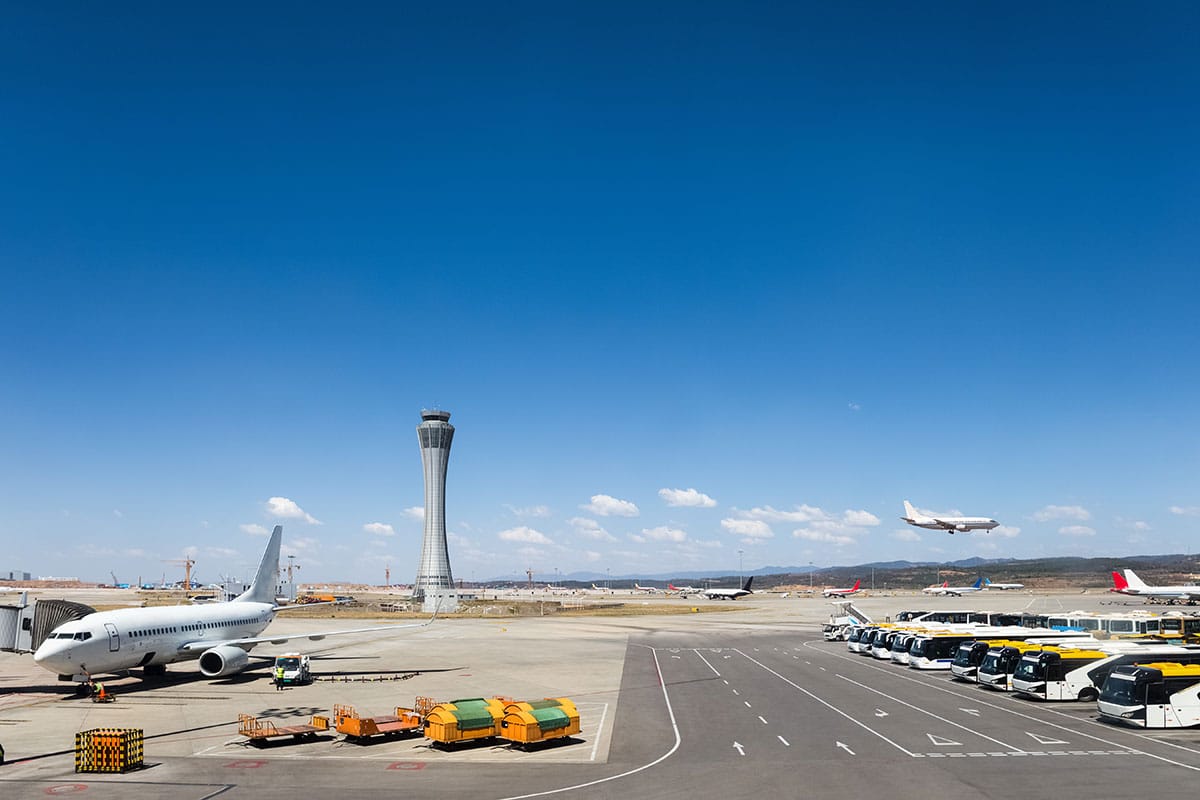 Aéroport De Bordeaux :  Avenir De La Piste Secondaire En Débat, Manifestation Prévue