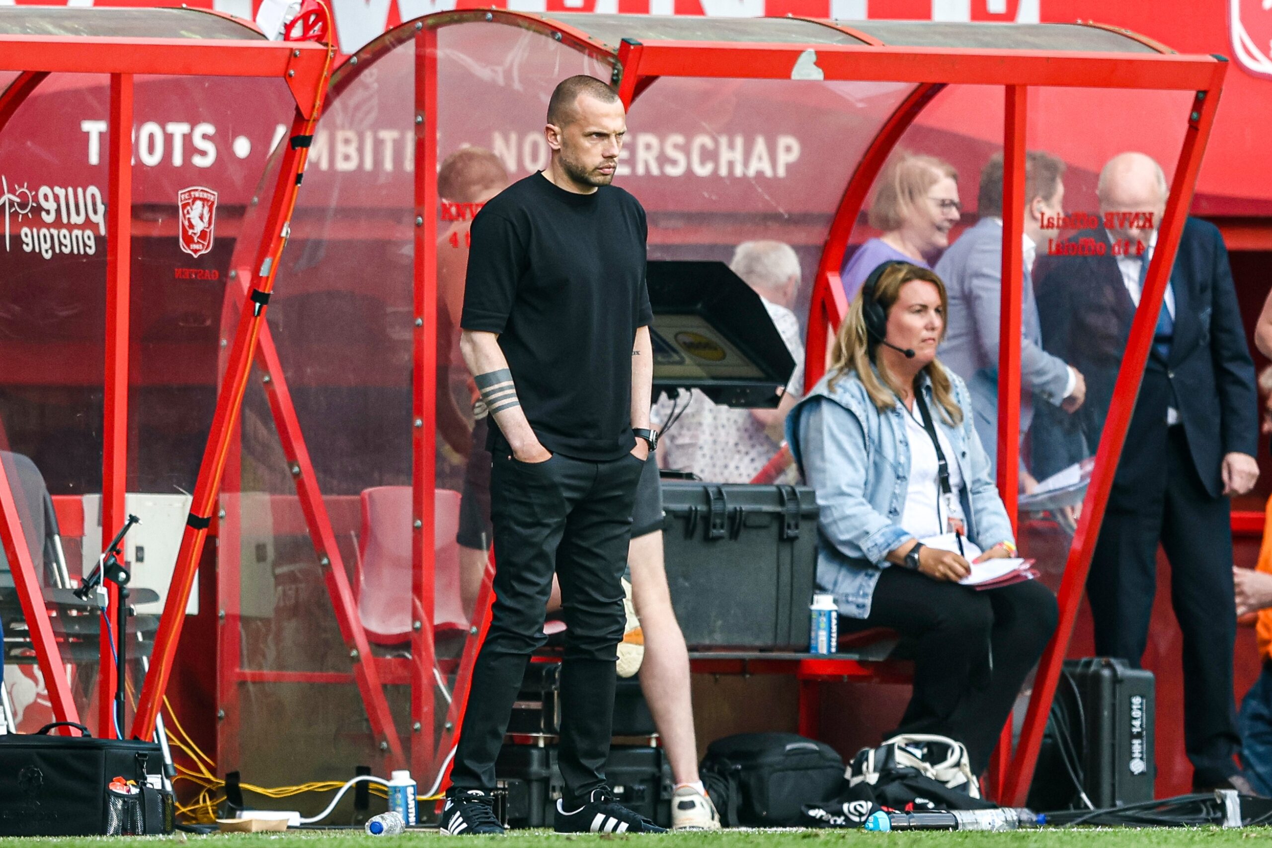 Ajax En Heitinga In Gesprek Over Trainerschap Ajax En Heitinga In Gesprek Over Trainerschap