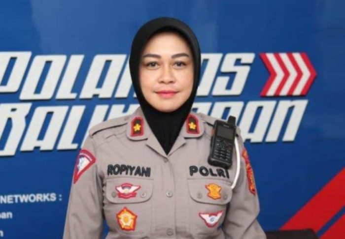 AKP Djauhari: Kasatlantas Baru Polresta Balikpapan Dan Kepemimpinannya Dalam Sholat Subuh AKP Djauhari: Kasatlantas Baru Polresta Balikpapan Dan Kepemimpinannya Dalam Sholat Subuh