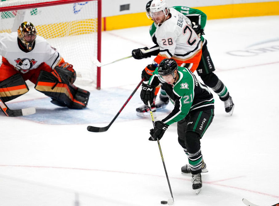 Anaheim Ducks Fall To Dallas Stars Despite Leo Carlsson's Two Goals Anaheim Ducks Fall To Dallas Stars Despite Leo Carlsson's Two Goals