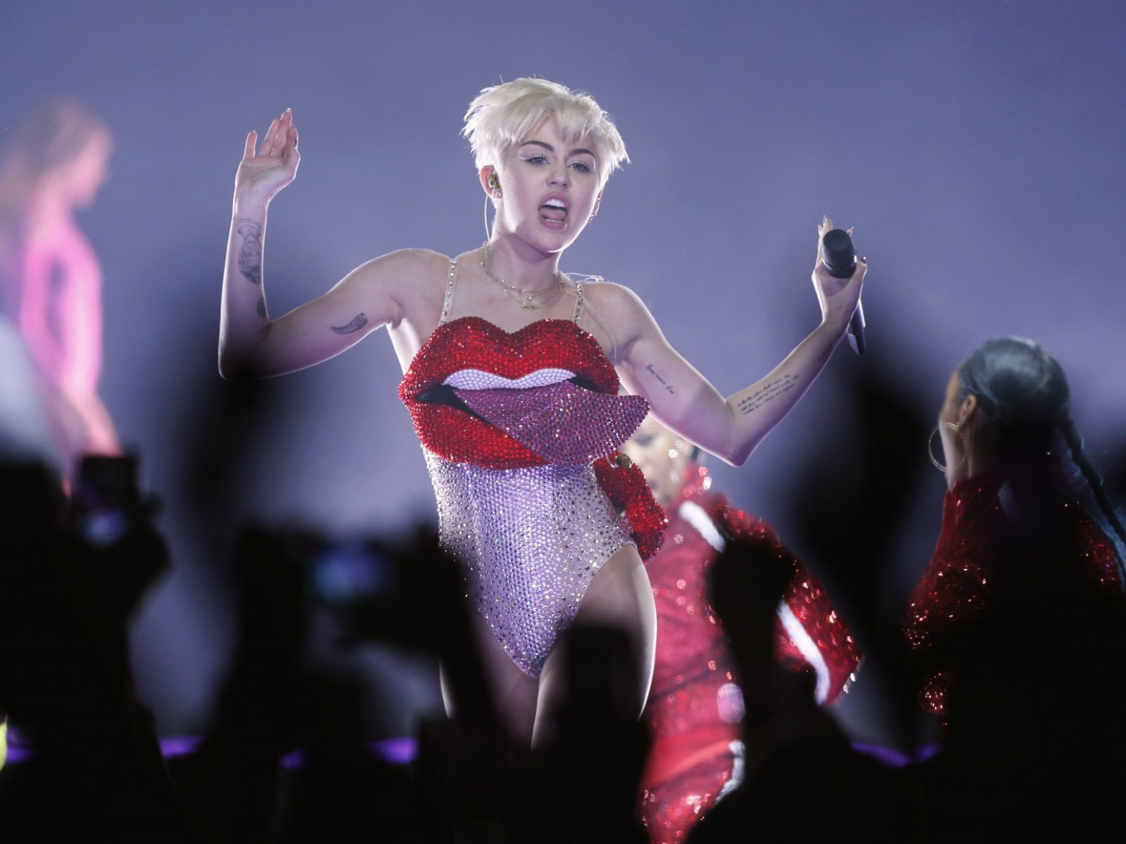 Analisis Singel Baru Miley Cyrus, Analisis Singel Baru Miley Cyrus,