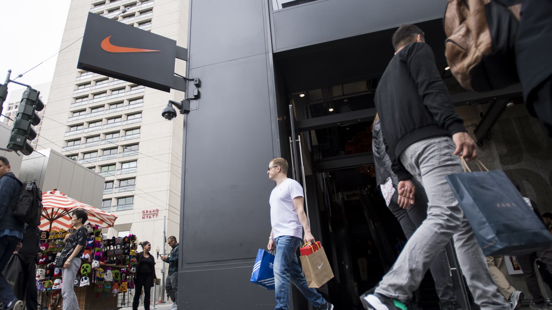 Analysts See Nike Turnaround Progress In Latest Foot Locker Earnings Analysts See Nike Turnaround Progress In Latest Foot Locker Earnings