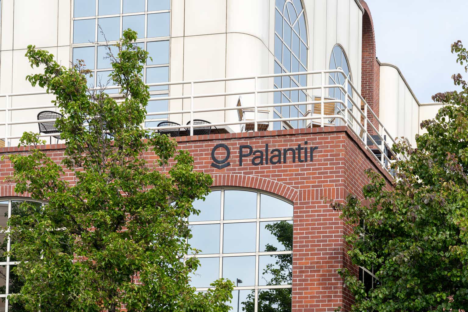 Analyzing Palantir's Potential: A 40% Stock Increase By 2025 - Is It Achievable? Analyzing Palantir's Potential: A 40% Stock Increase By 2025 - Is It Achievable?