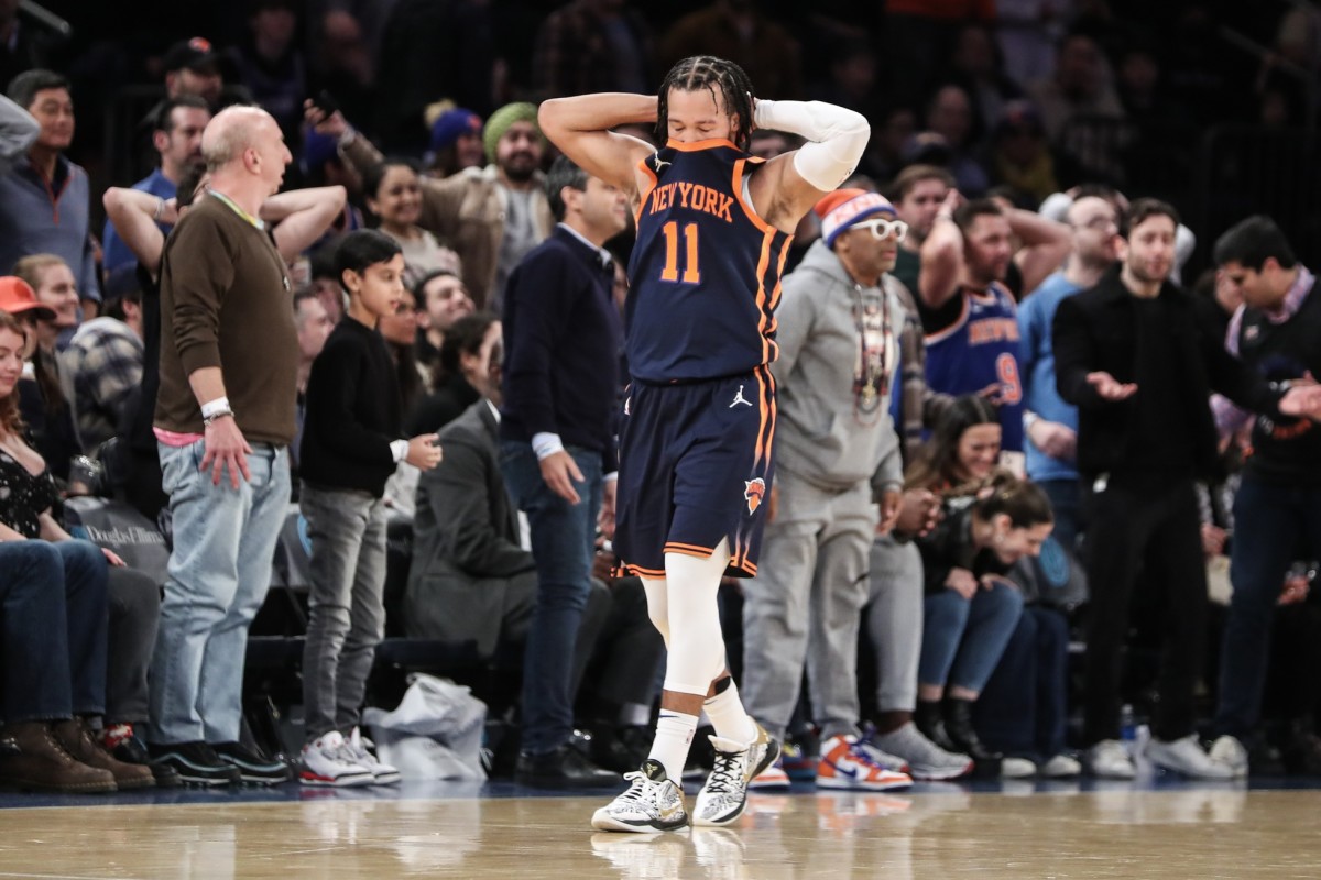 Ankle Injury Forces Jalen Brunson Out Of Knicks-Lakers Game In Overtime Ankle Injury Forces Jalen Brunson Out Of Knicks-Lakers Game In Overtime