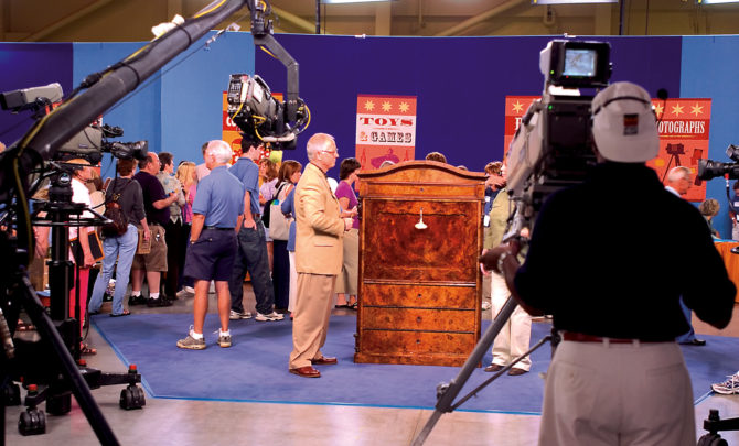 Antiques Roadshow: American Couple's Arrest Following UK Episode Antiques Roadshow: American Couple's Arrest Following UK Episode