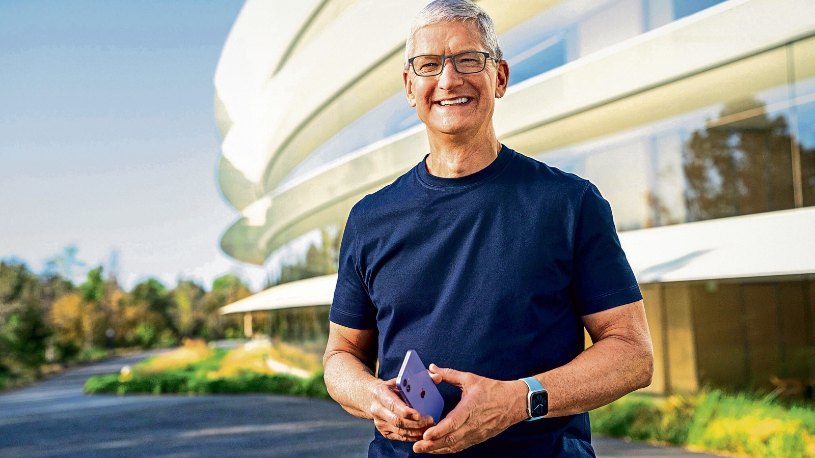 Apple Stock Price Drop: Tim Cook's Tariff Projection Apple Stock Price Drop: Tim Cook's Tariff Projection