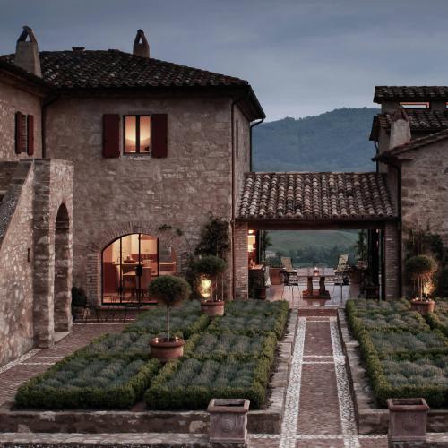 Architecture Toscane Et Charme Italien À [Nom De La Ville] : Une Visite Incontournable