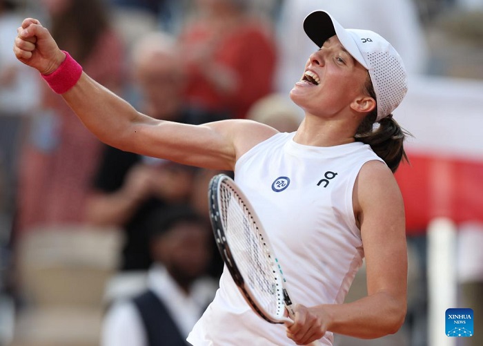 Ball Mark Photo: Sabalenka's Unusual Challenge At Stuttgart Open Ball Mark Photo: Sabalenka's Unusual Challenge At Stuttgart Open