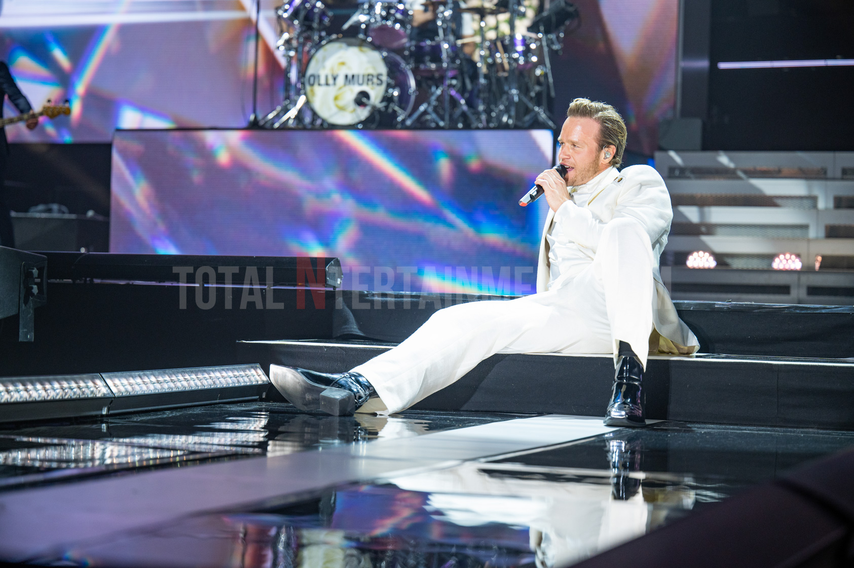 Beautiful Castle Near Manchester Hosts Huge Music Festival Featuring Olly Murs Beautiful Castle Near Manchester Hosts Huge Music Festival Featuring Olly Murs