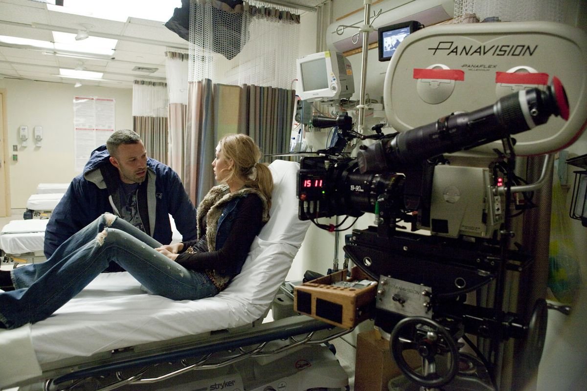 Ben Affleck And Gillian Anderson Film Dramatic Shootout Scene
