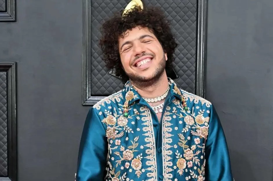 Benny Blanco Cheating Rumors: Examining 10 Key Photos Benny Blanco Cheating Rumors: Examining 10 Key Photos