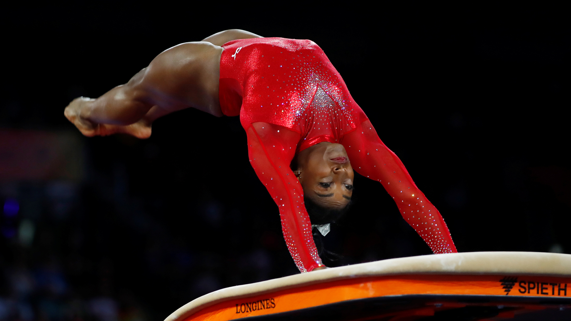 Biles Celebra Salto Emulado: Un Conmovedor Homenaje En La Gimnasia Biles Celebra Salto Emulado: Un Conmovedor Homenaje En La Gimnasia