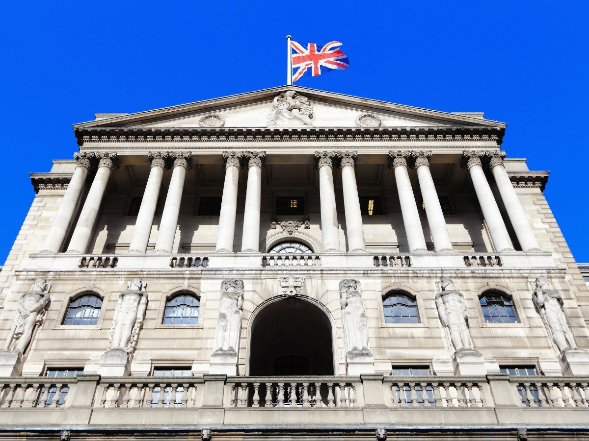 BOE Rate Cut Probabilities Fall: Pound Climbs On Latest UK Inflation Data BOE Rate Cut Probabilities Fall: Pound Climbs On Latest UK Inflation Data