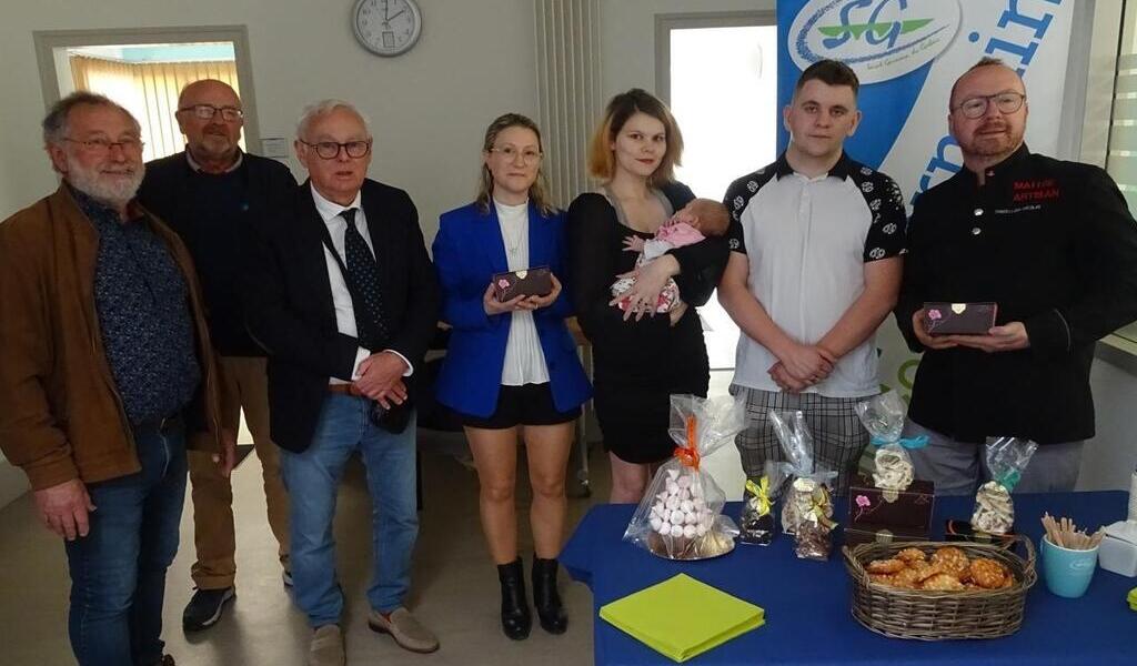 Boulangerie Normande : Son Poids En Chocolat Pour Le Nouveau-né De L'année Boulangerie Normande : Son Poids En Chocolat Pour Le Nouveau-né De L'année