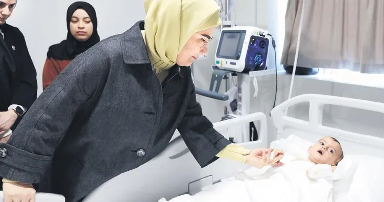 Çadırda Kuran Ezberi: Gazzeli Çocukların İnanç Yolculuğu Çadırda Kuran Ezberi: Gazzeli Çocukların İnanç Yolculuğu