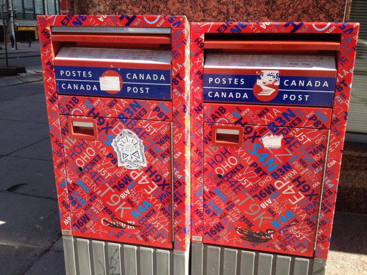Canada Post's Financial Troubles: Report Calls For End To Door-to-Door Mail Delivery Canada Post's Financial Troubles: Report Calls For End To Door-to-Door Mail Delivery