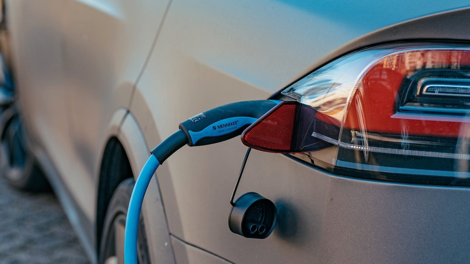 Car Dealerships Push Back Against Mandatory EV Sales Car Dealerships Push Back Against Mandatory EV Sales