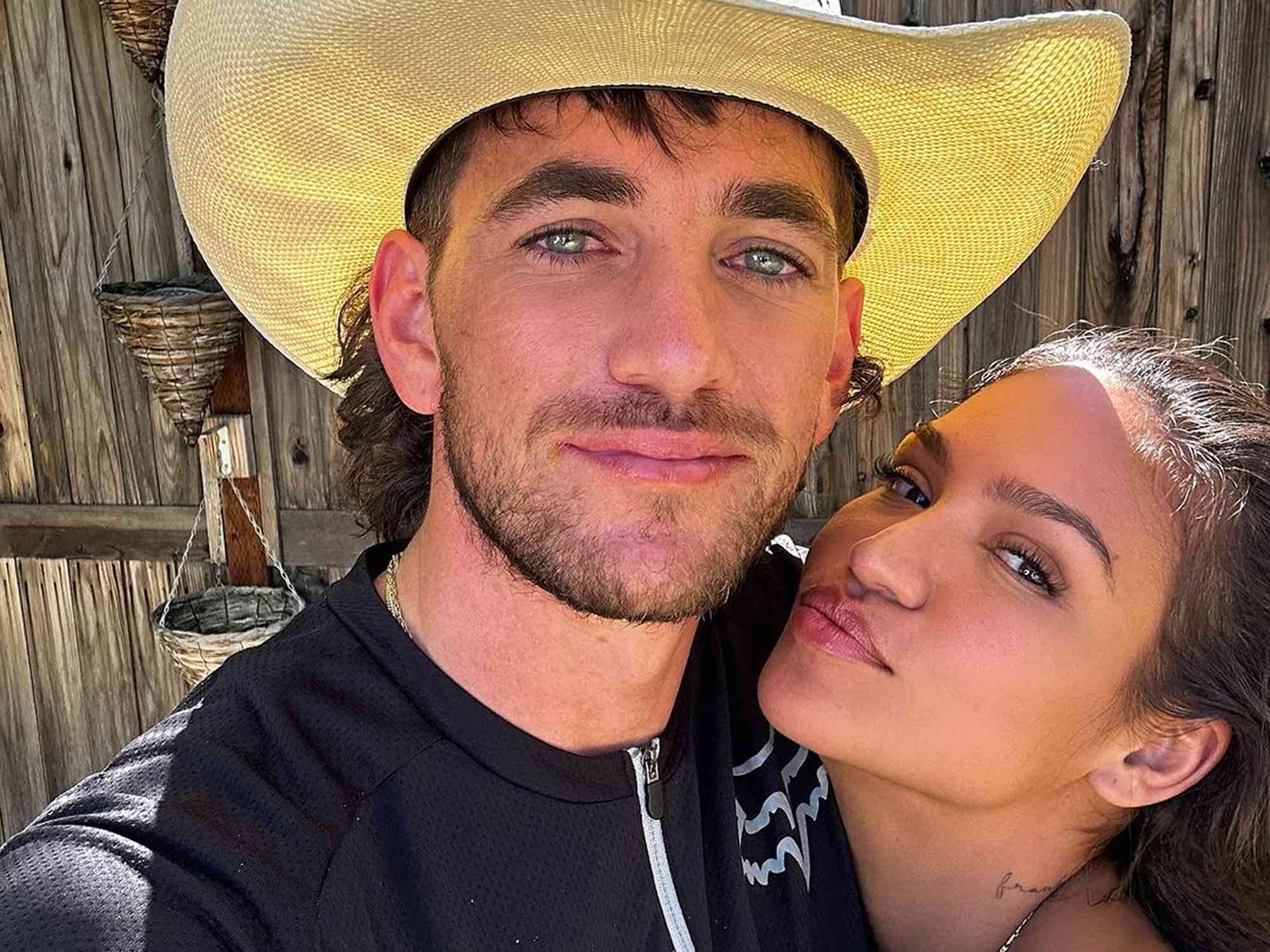 Cassie And Alex Fine: Red Carpet Debut As Expectant Parents At Mob Land Premiere Cassie And Alex Fine: Red Carpet Debut As Expectant Parents At Mob Land Premiere