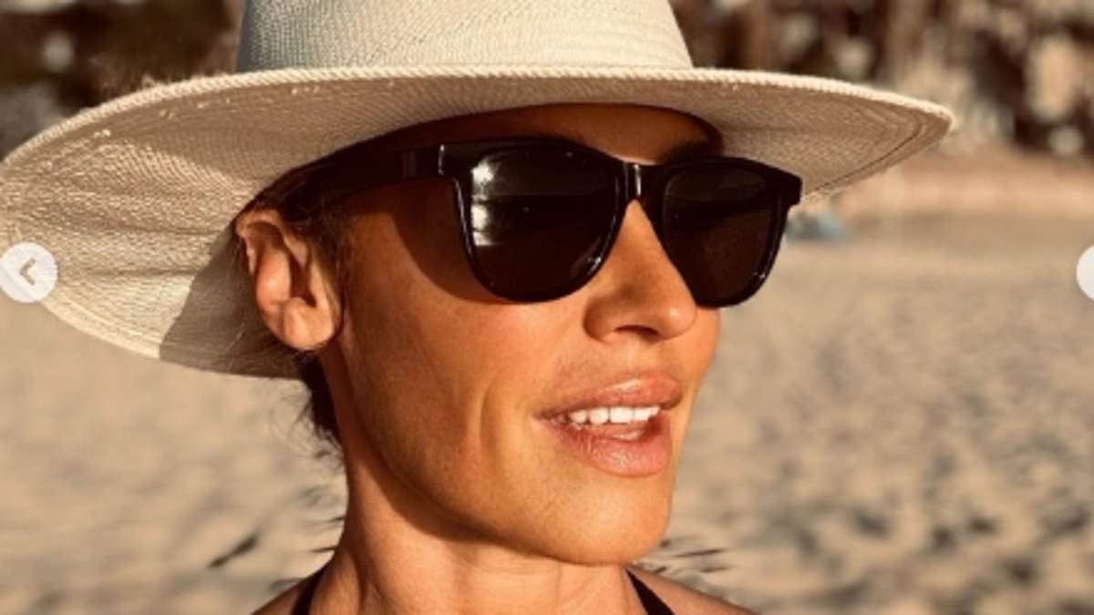 Cat Deeley Enjoys This Morning Break In Chic Black Swimsuit Cat Deeley Enjoys This Morning Break In Chic Black Swimsuit