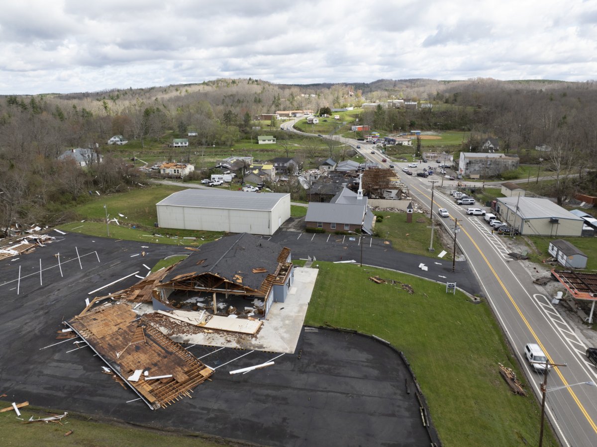 Central US Hit By Deadly Tornado Outbreak: 25 Dead, Extensive Damage Central US Hit By Deadly Tornado Outbreak: 25 Dead, Extensive Damage