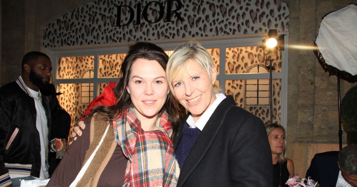 Chantal Ladesou Et Sa Famille : Une Vie À La Campagne Chantal Ladesou Et Sa Famille : Une Vie À La Campagne