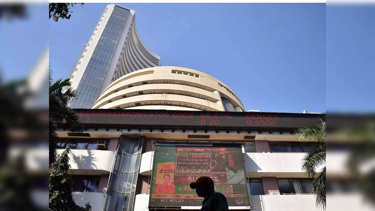Choppy Trading In India: Sensex And Nifty 50 End Flat Despite Bajaj Twins Losses Choppy Trading In India: Sensex And Nifty 50 End Flat Despite Bajaj Twins Losses