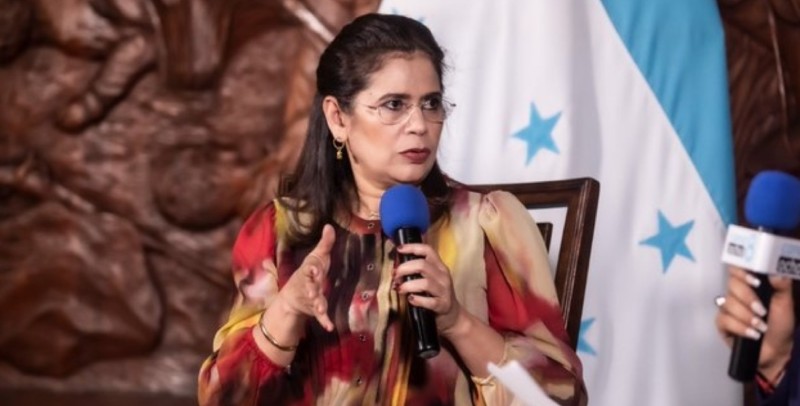 Choque De Posturas: La Respuesta De Rixi Moncada A Cossette López Choque De Posturas: La Respuesta De Rixi Moncada A Cossette López