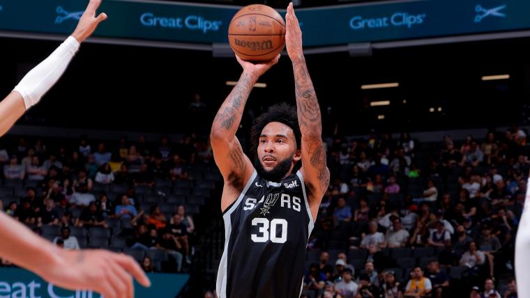 Chris Paul, Harrison Barnes, And Julian Champagnie's Consistency: A Look At Their Spurs Game Appearances Chris Paul, Harrison Barnes, And Julian Champagnie's Consistency: A Look At Their Spurs Game Appearances