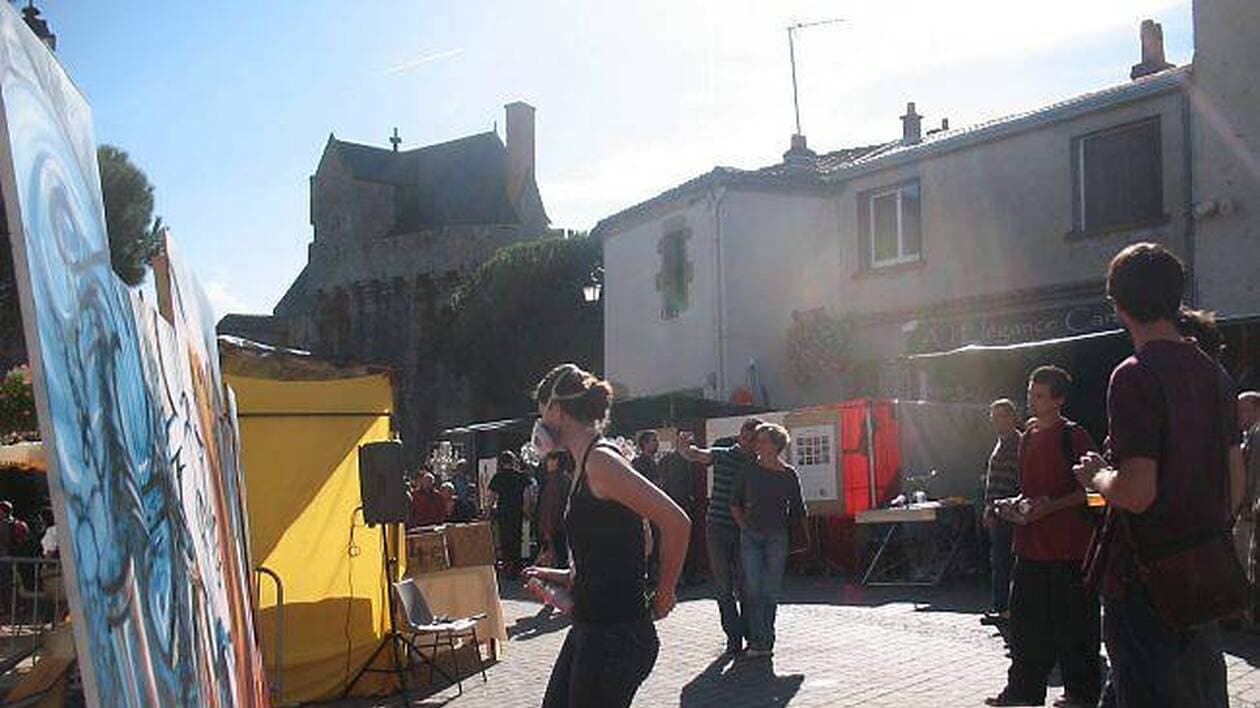 Clisson: Le Festival Le Bouillon Et Ses Spectacles Engagés Clisson: Le Festival Le Bouillon Et Ses Spectacles Engagés