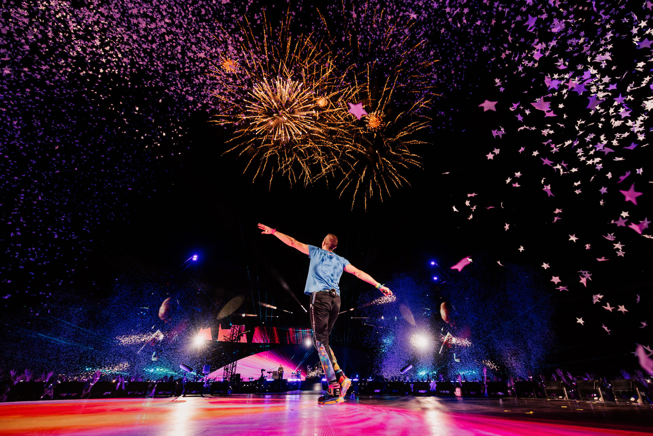 Coldplay's No. 1 Concert: Music, Lights, And A Message Of Love Coldplay's No. 1 Concert: Music, Lights, And A Message Of Love