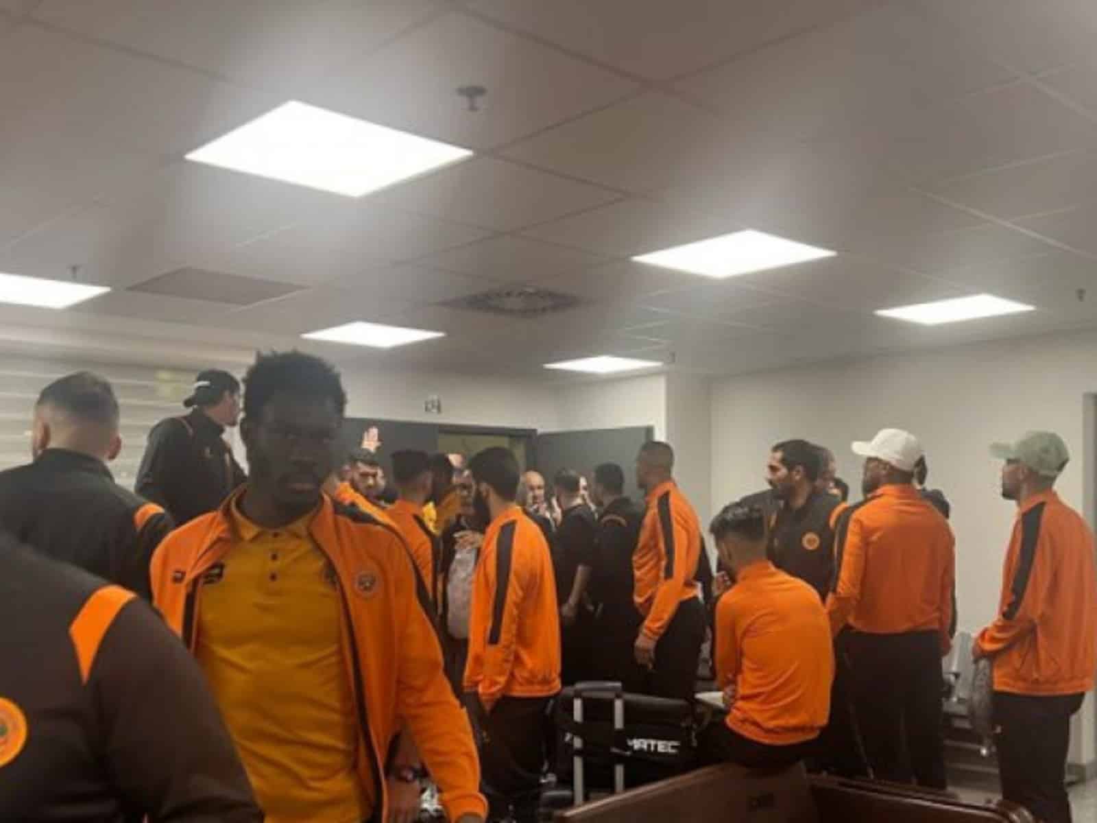 Coupe De La CAF: L'Algérie Partage Les Points Coupe De La CAF: L'Algérie Partage Les Points