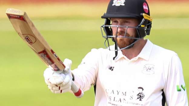 Crawley's Heroics Secure Draw Against Gloucestershire In County Cricket Crawley's Heroics Secure Draw Against Gloucestershire In County Cricket