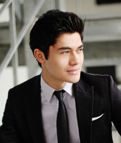 Crazy Rich Asians: Henry Golding Talks Reunions And New TV Series Crazy Rich Asians: Henry Golding Talks Reunions And New TV Series