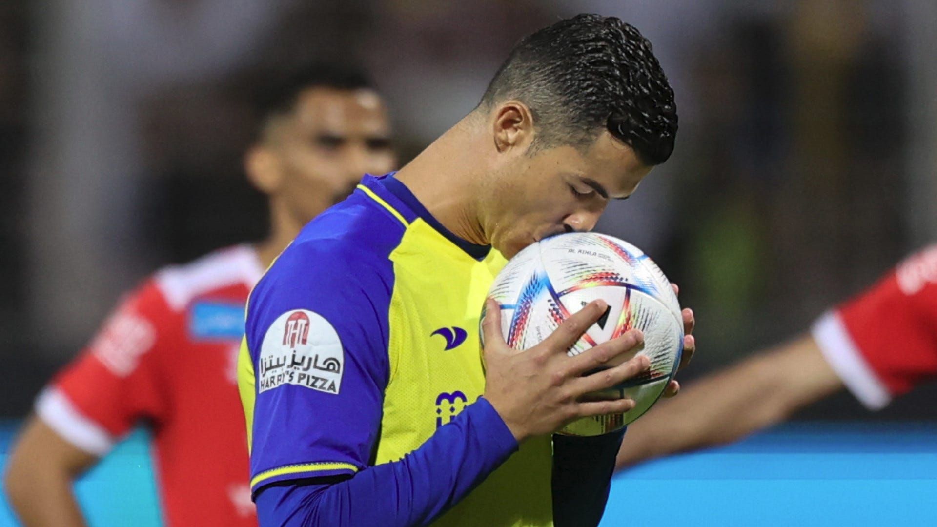 Cristiano Ronaldo'nun Al Nassr Macerası Başlıyor: Sözleşme Detayları Cristiano Ronaldo'nun Al Nassr Macerası Başlıyor: Sözleşme Detayları