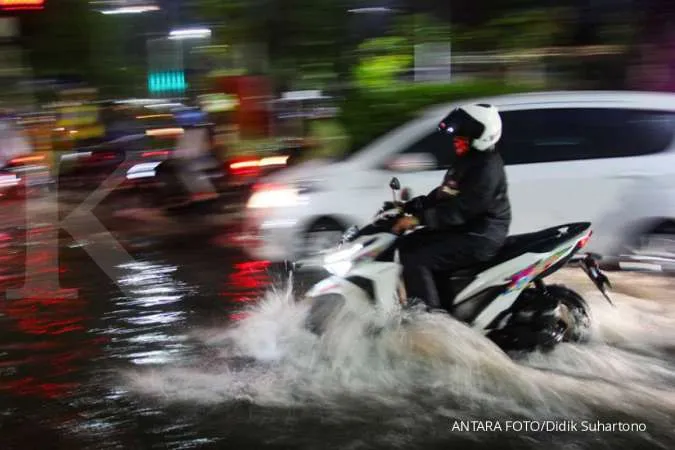 Cuaca Ekstrem Di Jawa Timur: Hujan Lebat Dan Petir Diprediksi 29 Maret 2024 Cuaca Ekstrem Di Jawa Timur: Hujan Lebat Dan Petir Diprediksi 29 Maret 2024