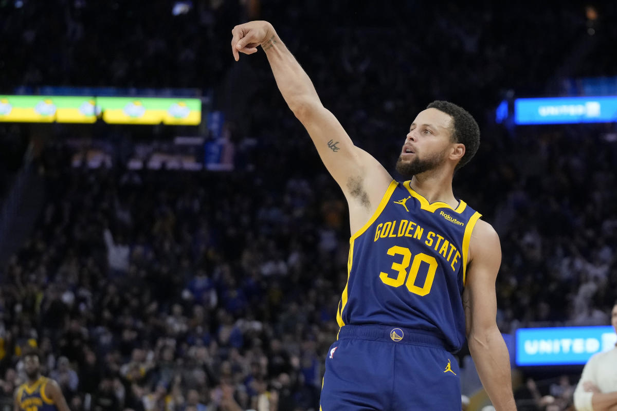 Curry Crowns All-Star Weekend:  New Format Falls Flat