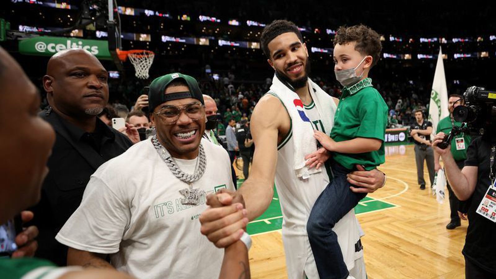 Dagskrá: Meistaradeildarleikir Og NBA Stjörnur Í Bónusdeildinni Dagskrá: Meistaradeildarleikir Og NBA Stjörnur Í Bónusdeildinni