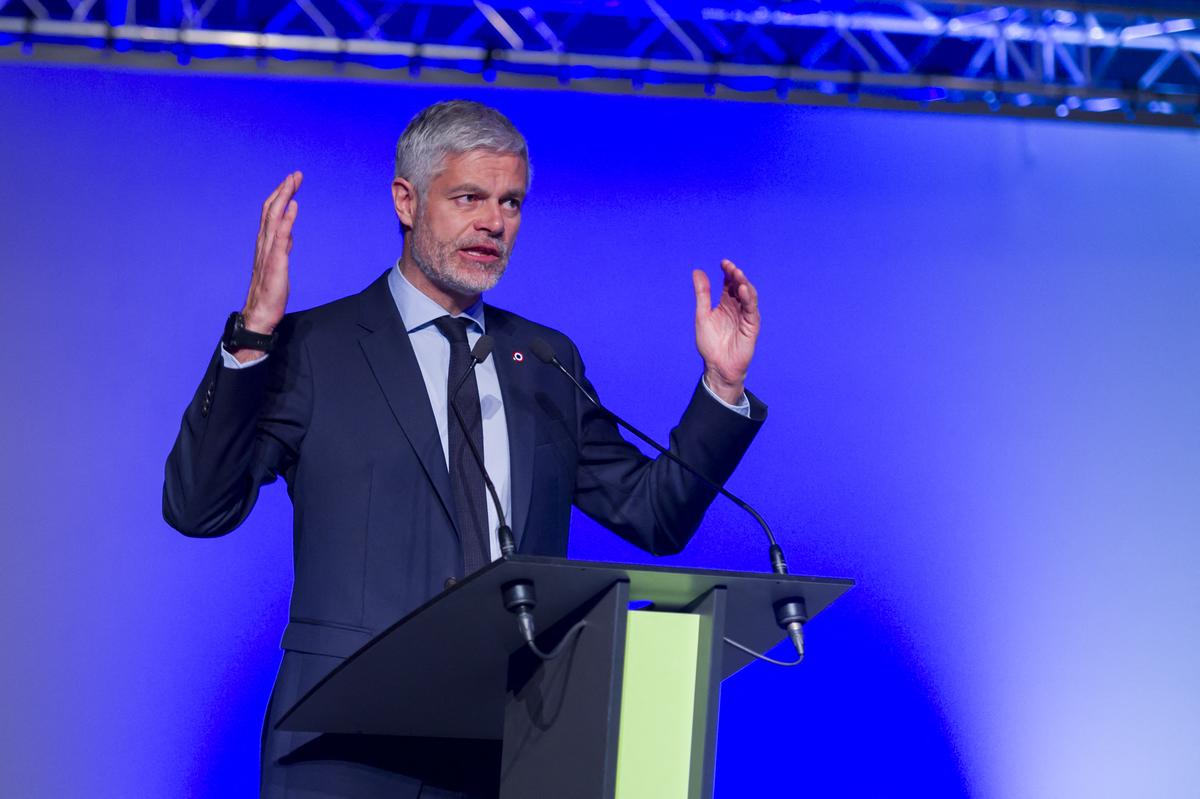 Déportation Des OQTF : La Décision Controversée De Laurent Wauquiez Pour Saint-Pierre-et-Miquelon Déportation Des OQTF : La Décision Controversée De Laurent Wauquiez Pour Saint-Pierre-et-Miquelon