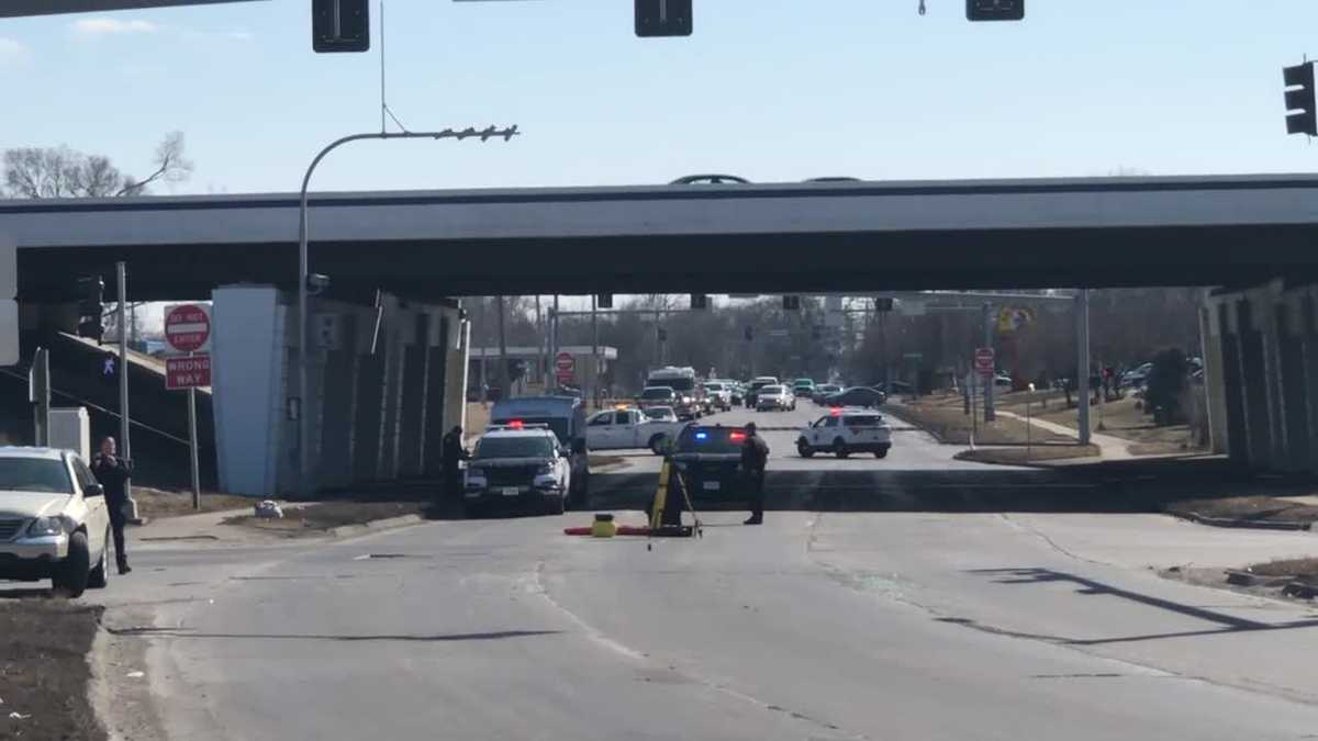 Des Moines Police Investigate Car Crash: Vehicle On Its Side Des Moines Police Investigate Car Crash: Vehicle On Its Side