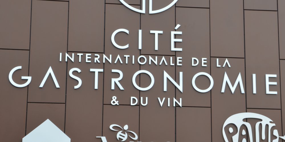 Difficultés D'Épicure À Dijon: La Cité De La Gastronomie Et Le Rôle De La Ville Difficultés D'Épicure À Dijon: La Cité De La Gastronomie Et Le Rôle De La Ville