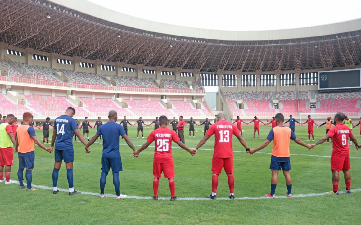 Dukungan Masyarakat Untuk Persipura: Ajakan Dari Kakanwil Papua Dukungan Masyarakat Untuk Persipura: Ajakan Dari Kakanwil Papua