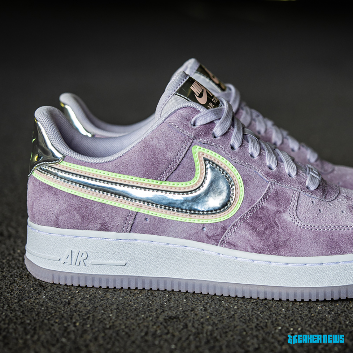 Dunks, Jordans & Nike Air: Foot Locker's Sneaker Sale Event Dunks, Jordans & Nike Air: Foot Locker's Sneaker Sale Event